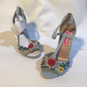 Betsey Johnson Lenox heels
